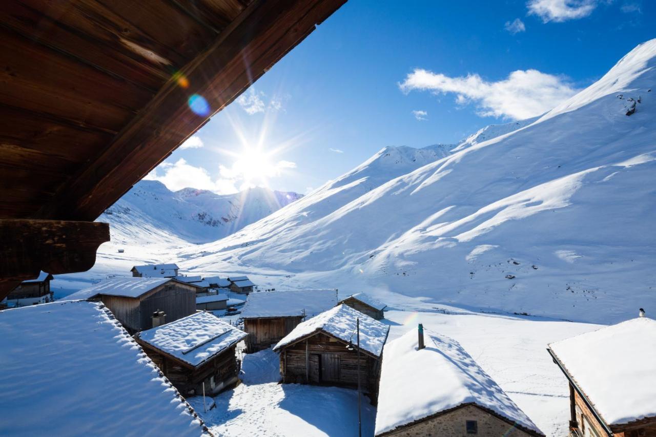 ホテルGasthaus Alpenrose Juf エクステリア 写真