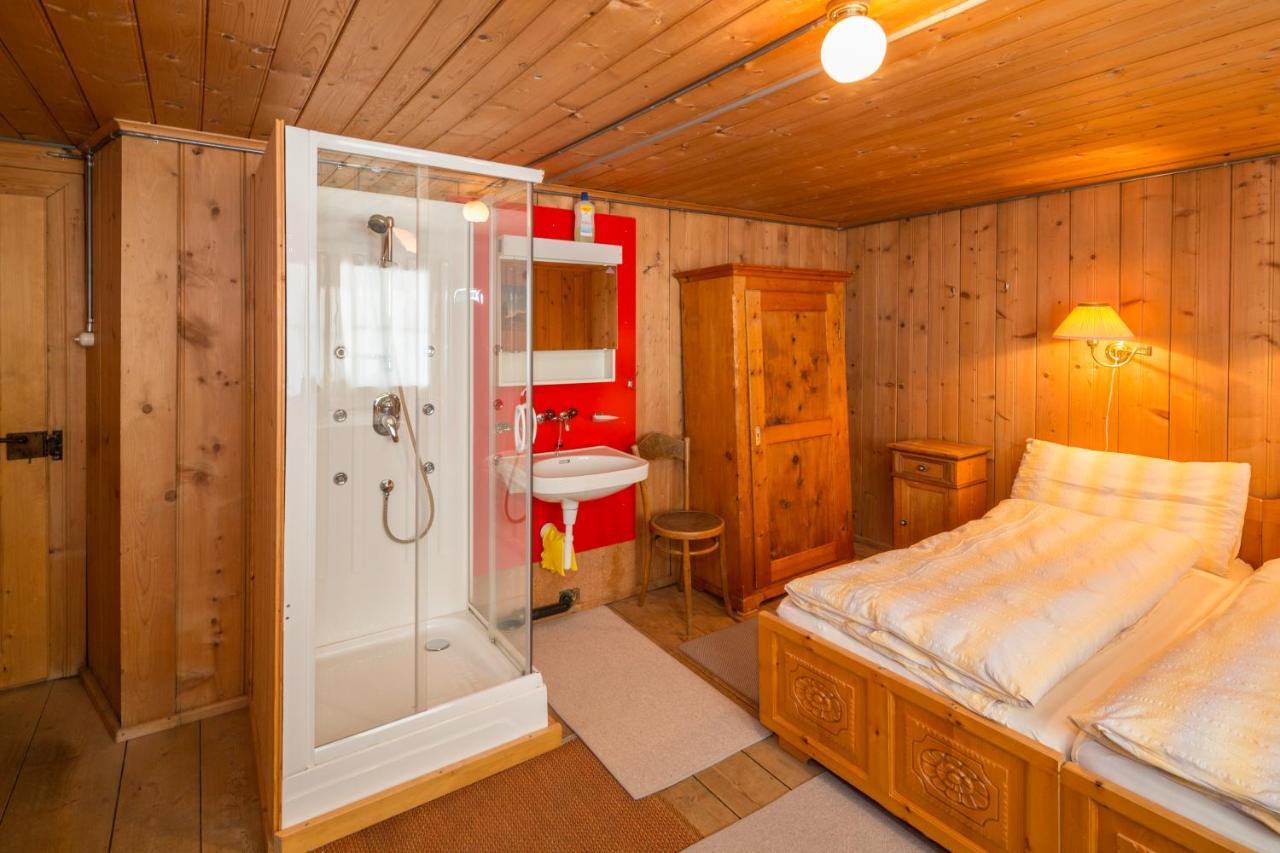 ホテルGasthaus Alpenrose Juf エクステリア 写真